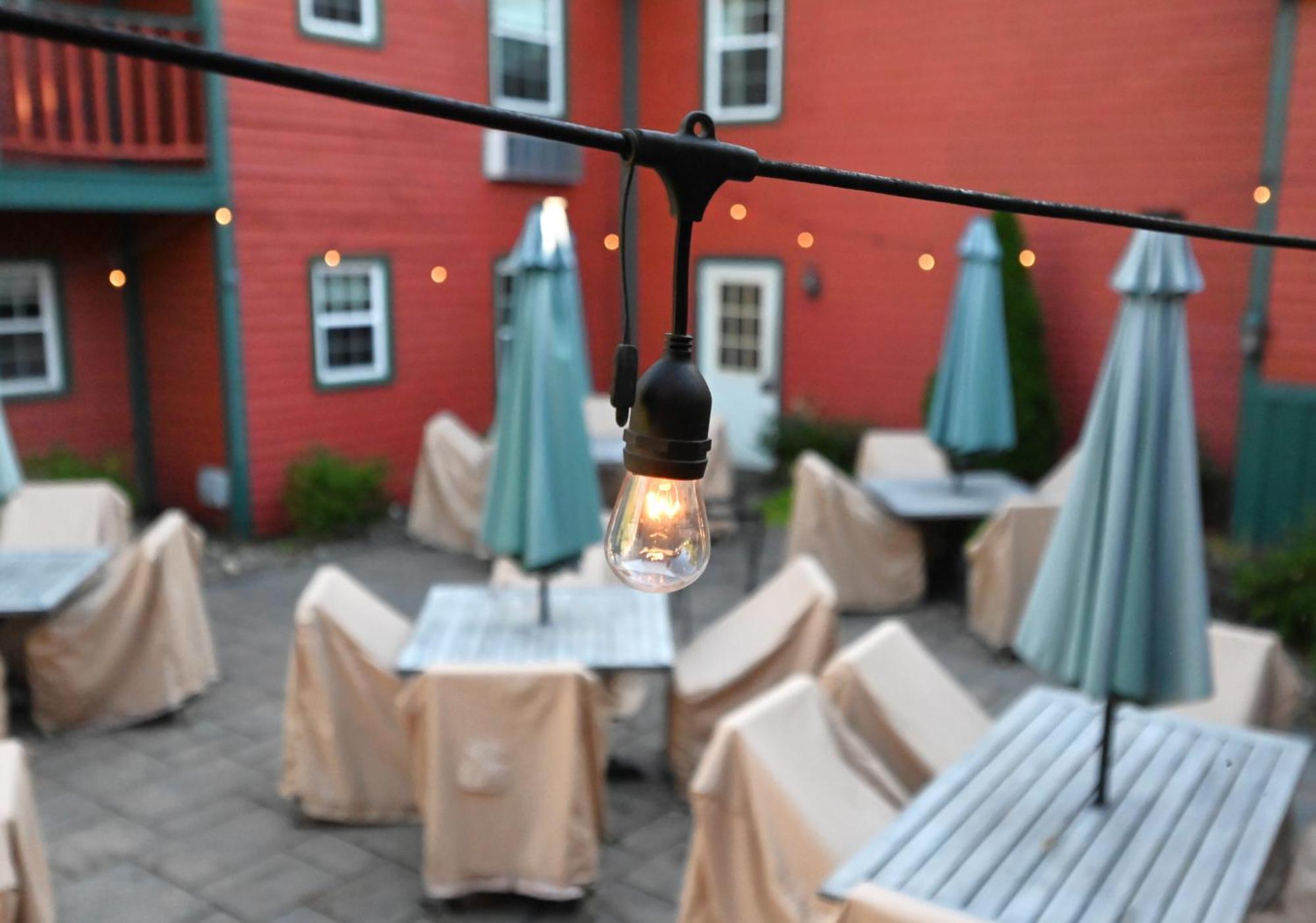 La Perla Restaurant & Country Inn Averill Park Exteriör bild